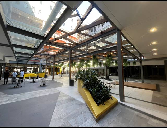 703M² OFFICE TO LET IN WOODSTOCK